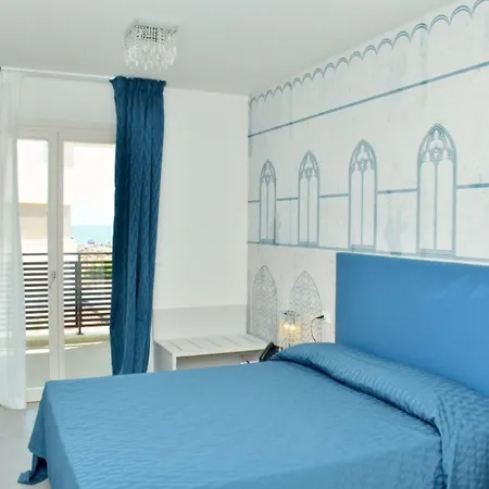 Διαμέρισμα Charming With Terrace By The Sea *