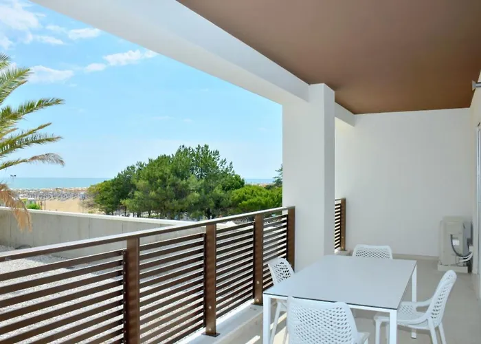 شقة Charming With Terrace By The Sea