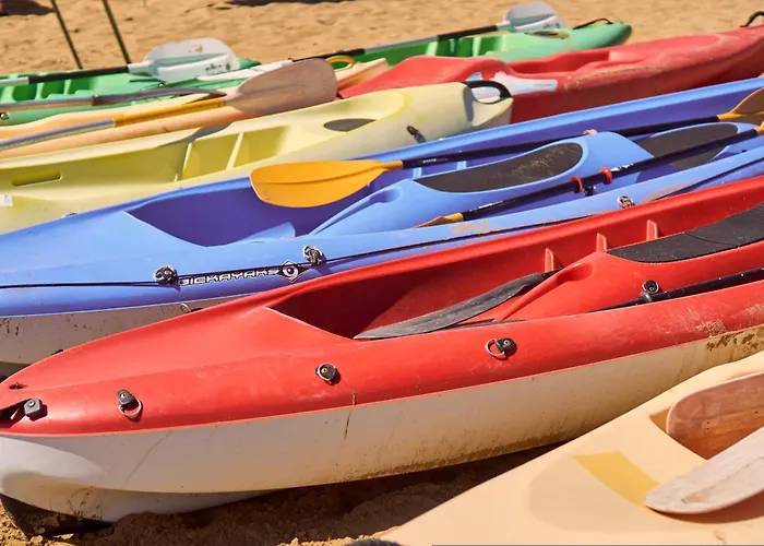 Charming With Terrace By The Sea * بيبيوني